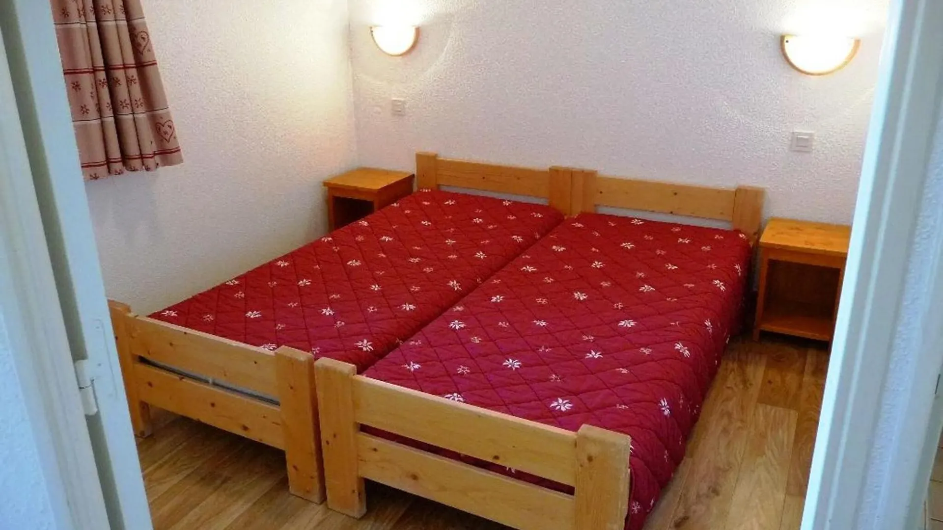 Appartement Skis Aux Pieds, 4 Couchages, Balcon, Wifi Inclus - Fr-1-513-66 Courchevel Apartman